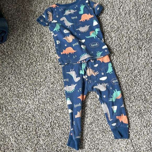 Old Navy 18-24 month dinosaur print pajamas for boys - Picture 5 of 5